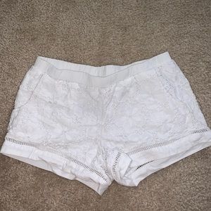 Lily Pulitzer white lace shorts
